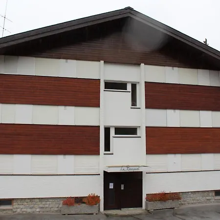 Le Bosquet 9 *